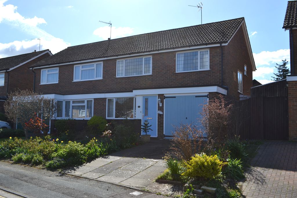 3 bedroom Semi Detached for sale in Royal Avenue