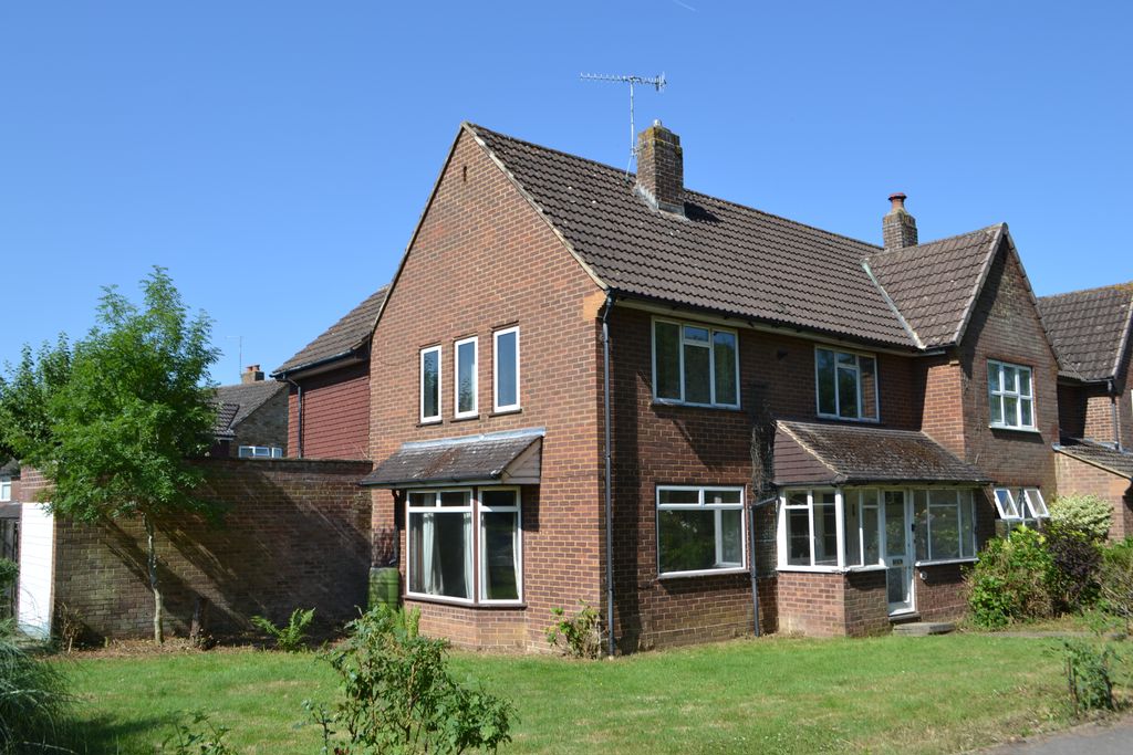 4 bedroom Semi Detached for sale in Fairfield Way