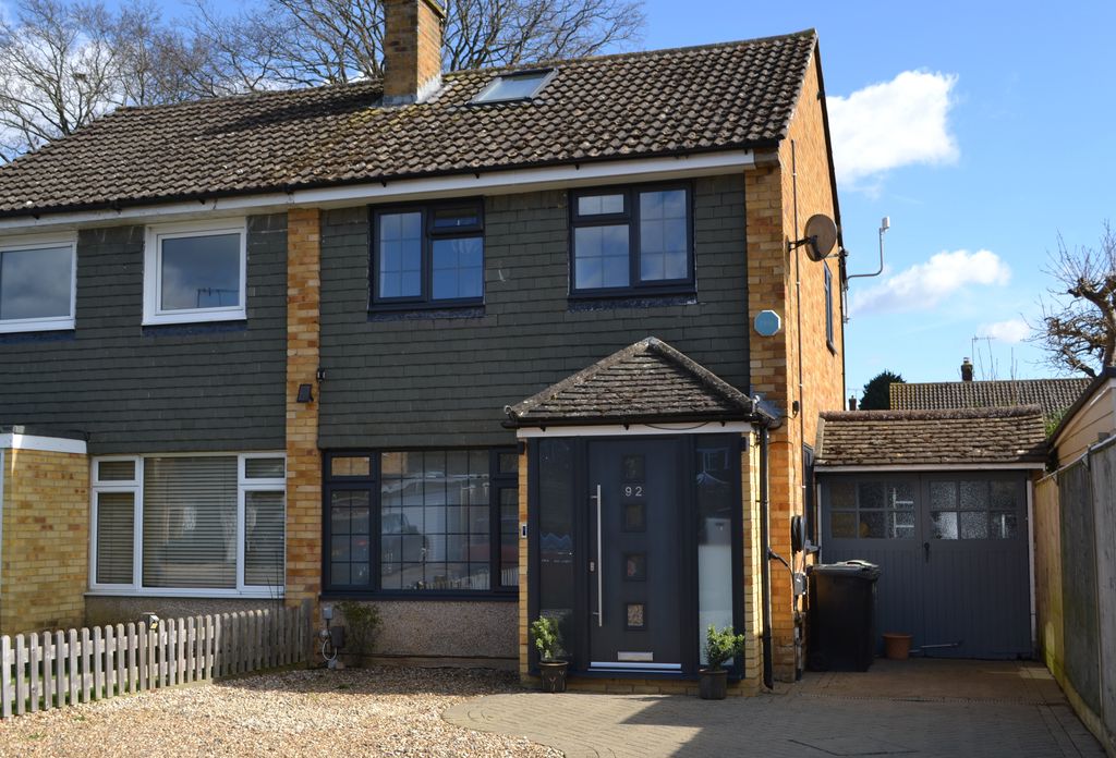 3 bedroom Semi Detached for sale in Darwin Drive