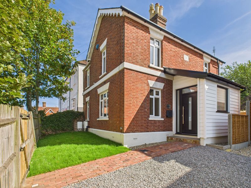 3 bedroom Detached for sale in Highgate Hill