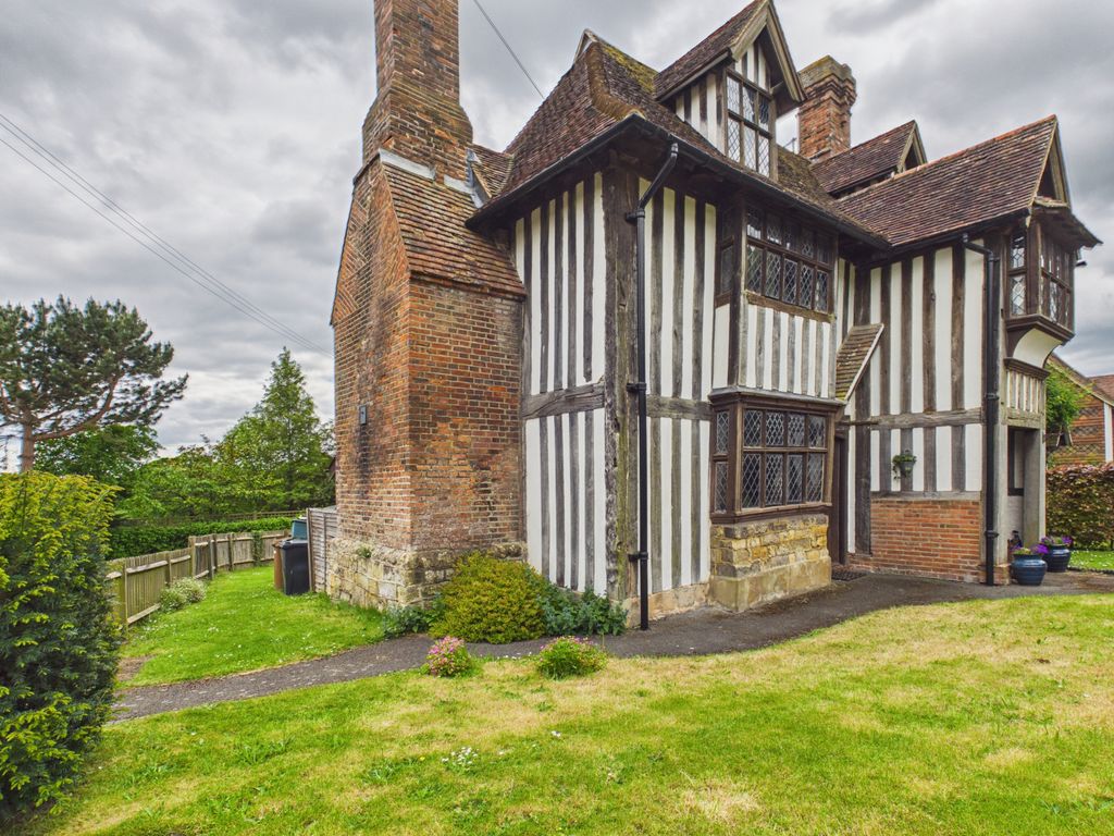 3 bedroom Semi Detached for sale in High Street