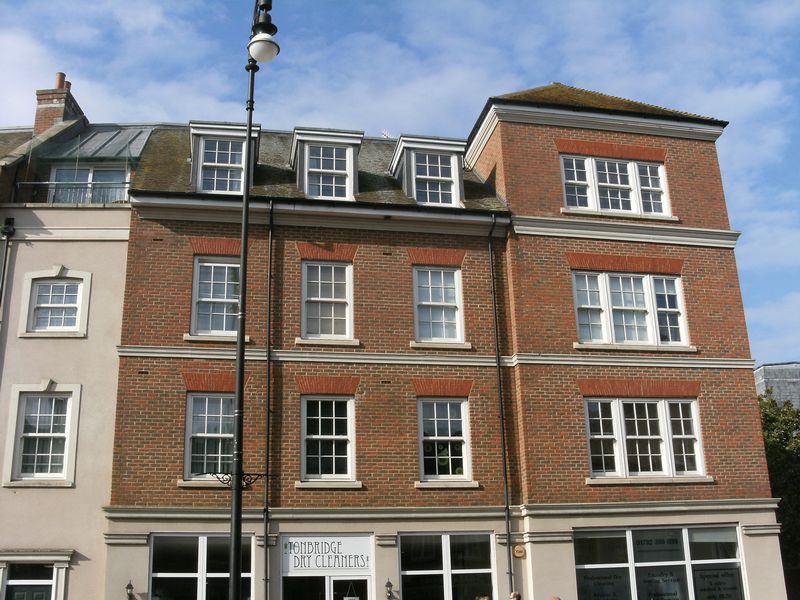 3 bedroom Flat for  in High Street