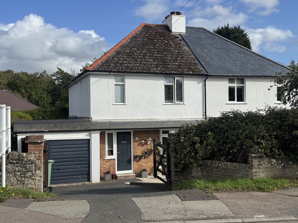 3 bedroom Semi Detached for sale in Henwood Green Road