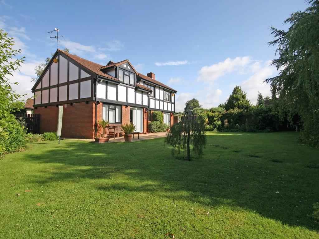 5 bedroom Detached (House) for rent in Cheltenham Errington Smith Home