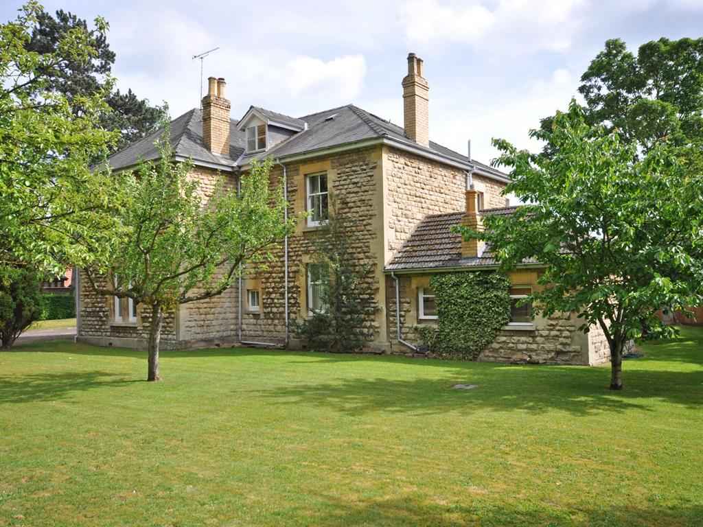 5 bedroom Detached (House) for sale in Cheltenham Errington Smith Home