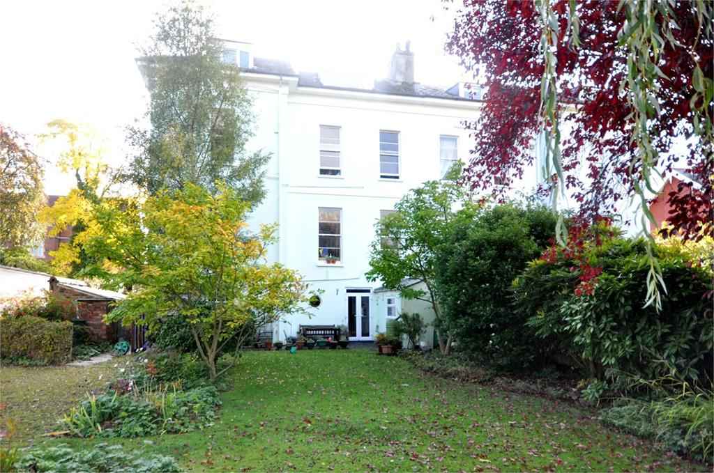 2 bedroom Apartment for sale in Cheltenham Errington Smith Home