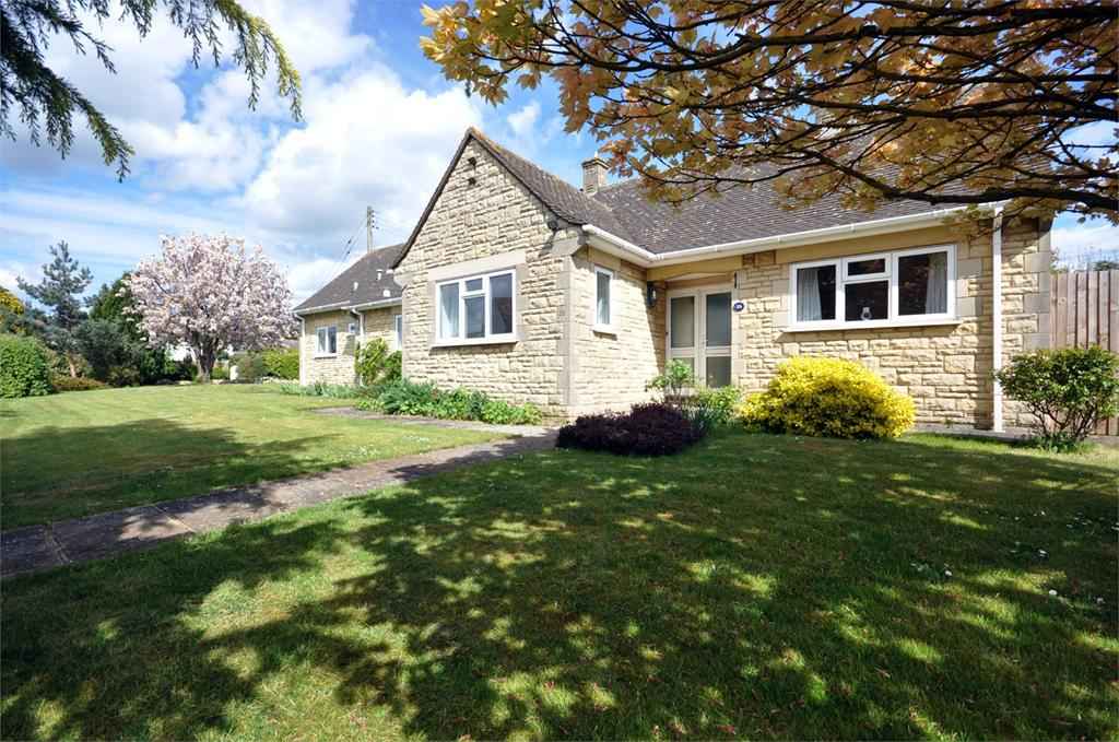 3 bedroom Detached (Bungalow) for sale in Tewkesbury Errington Smith Home