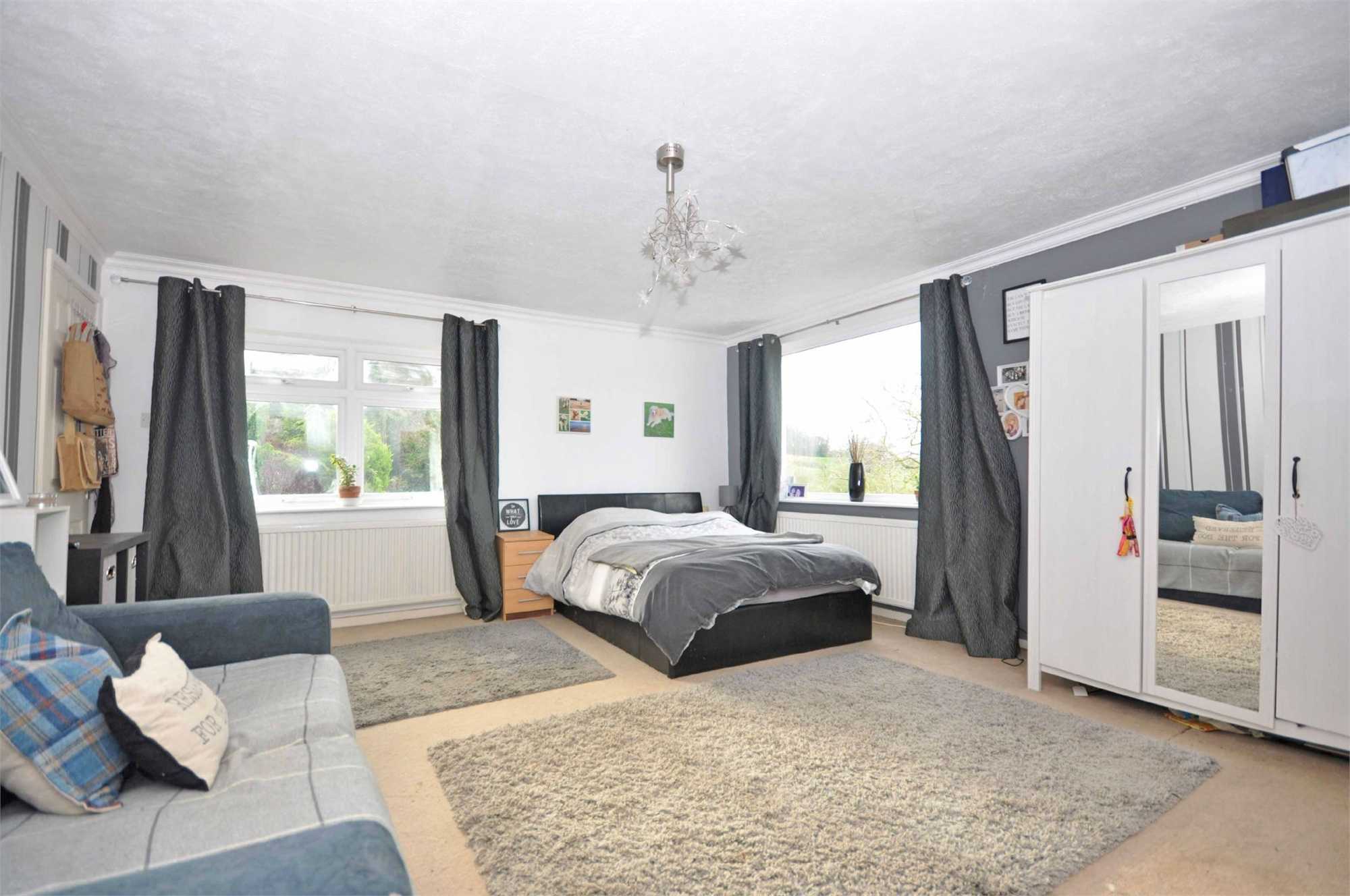 4 bedroom DetachedHouse for sale in Gloucester Errington Smith Home