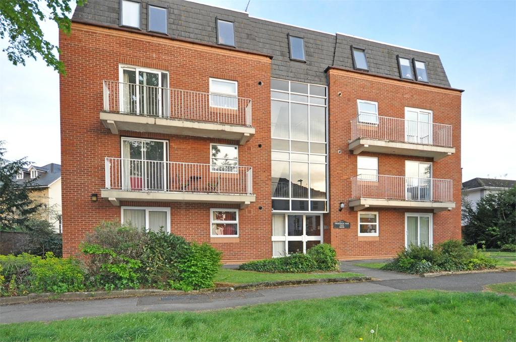2 bedroom Apartment for rent in Cheltenham Errington Smith Home