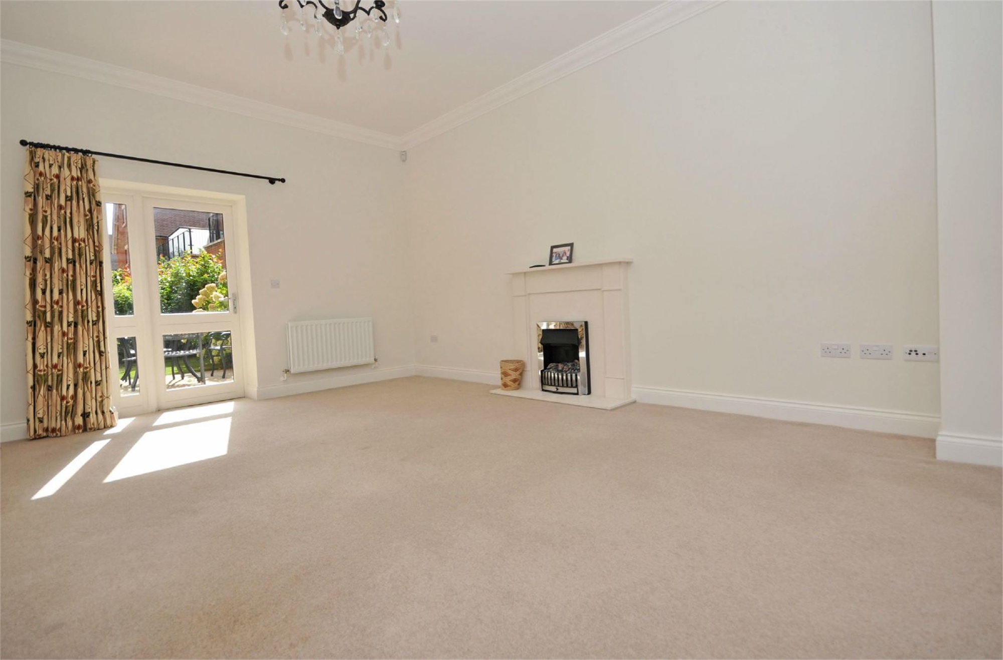 2 bedroom Apartment for rent in Cheltenham Errington Smith Home