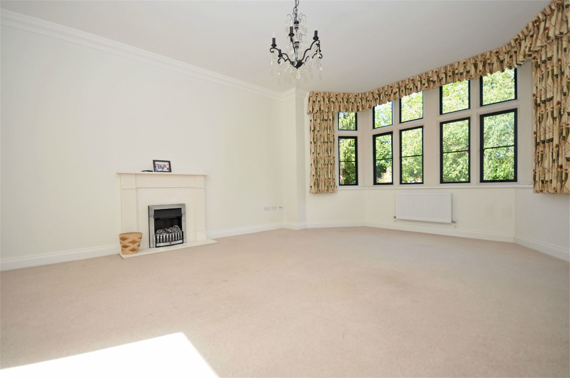 2 bedroom Apartment for rent in Cheltenham Errington Smith Home