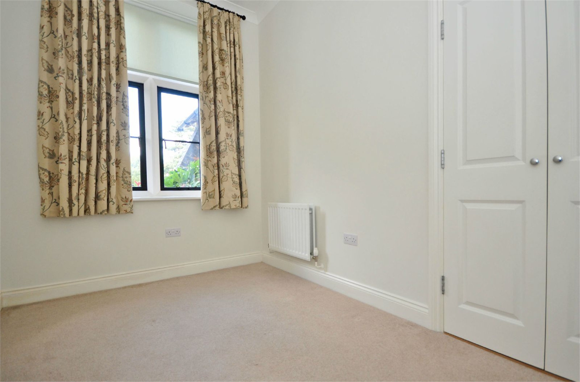 2 bedroom Apartment for rent in Cheltenham Errington Smith Home