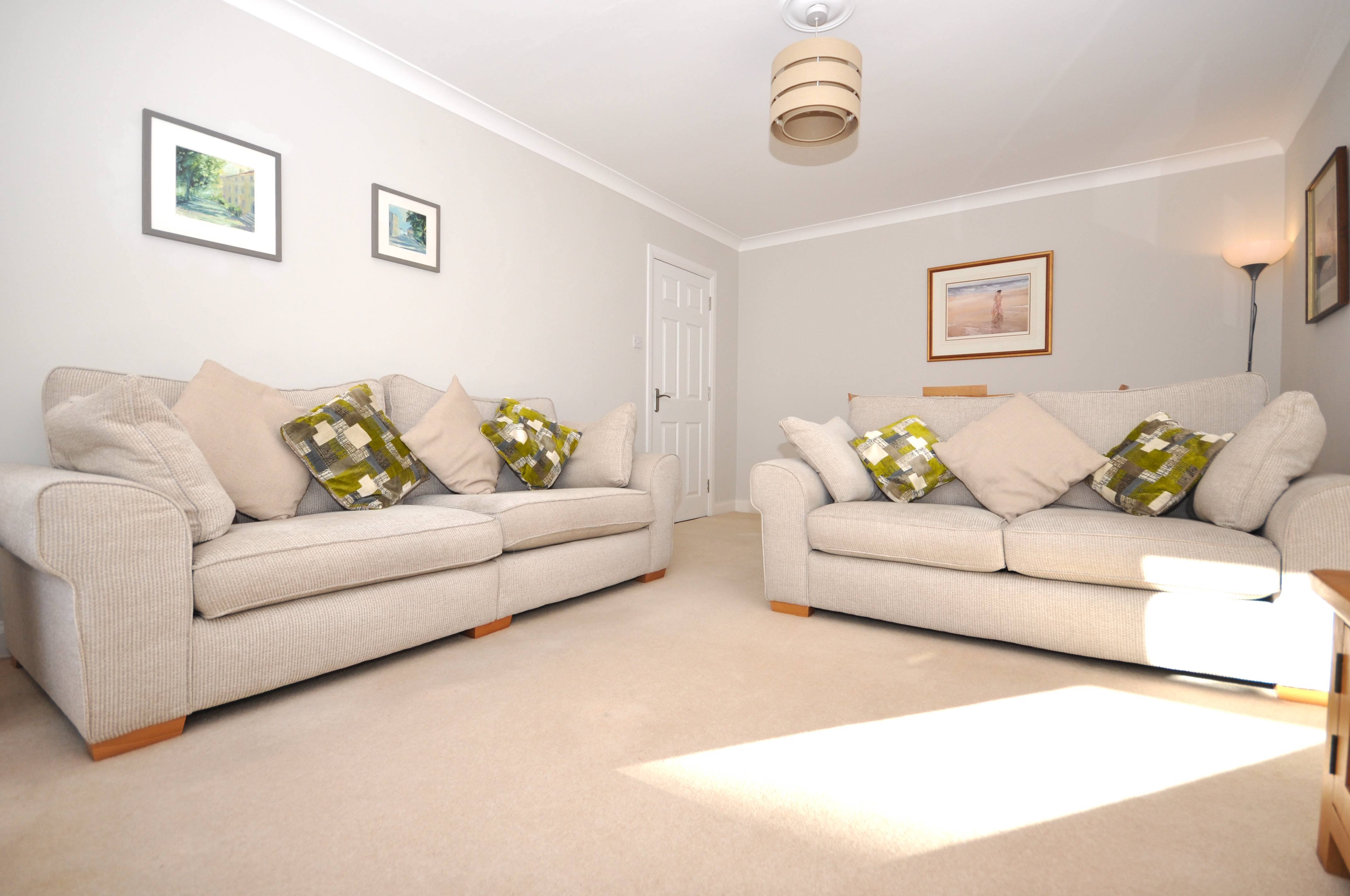 2 bedroom Apartment for rent in Cheltenham Errington Smith Home