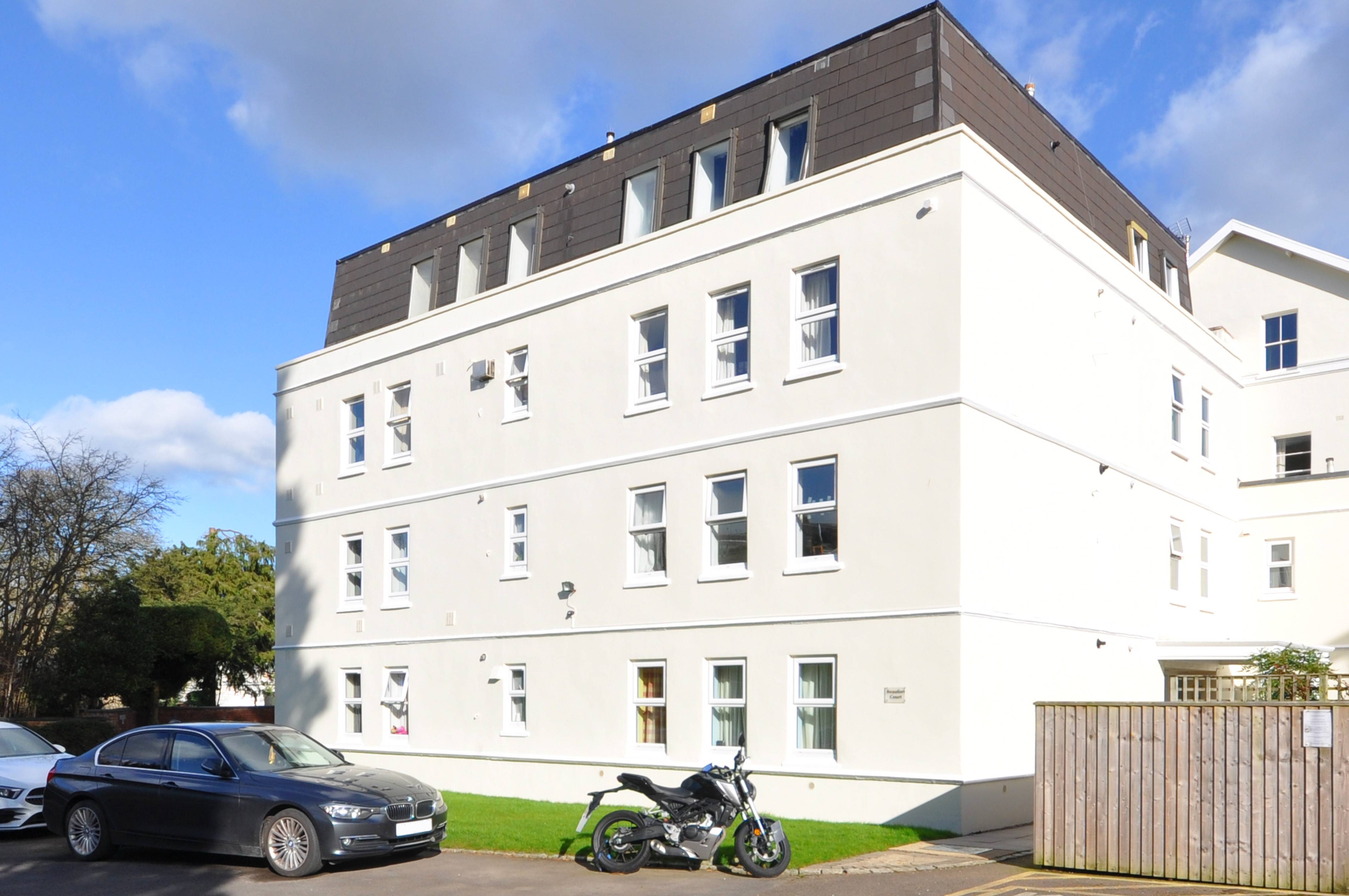 2 bedroom Apartment for rent in Cheltenham Errington Smith Home