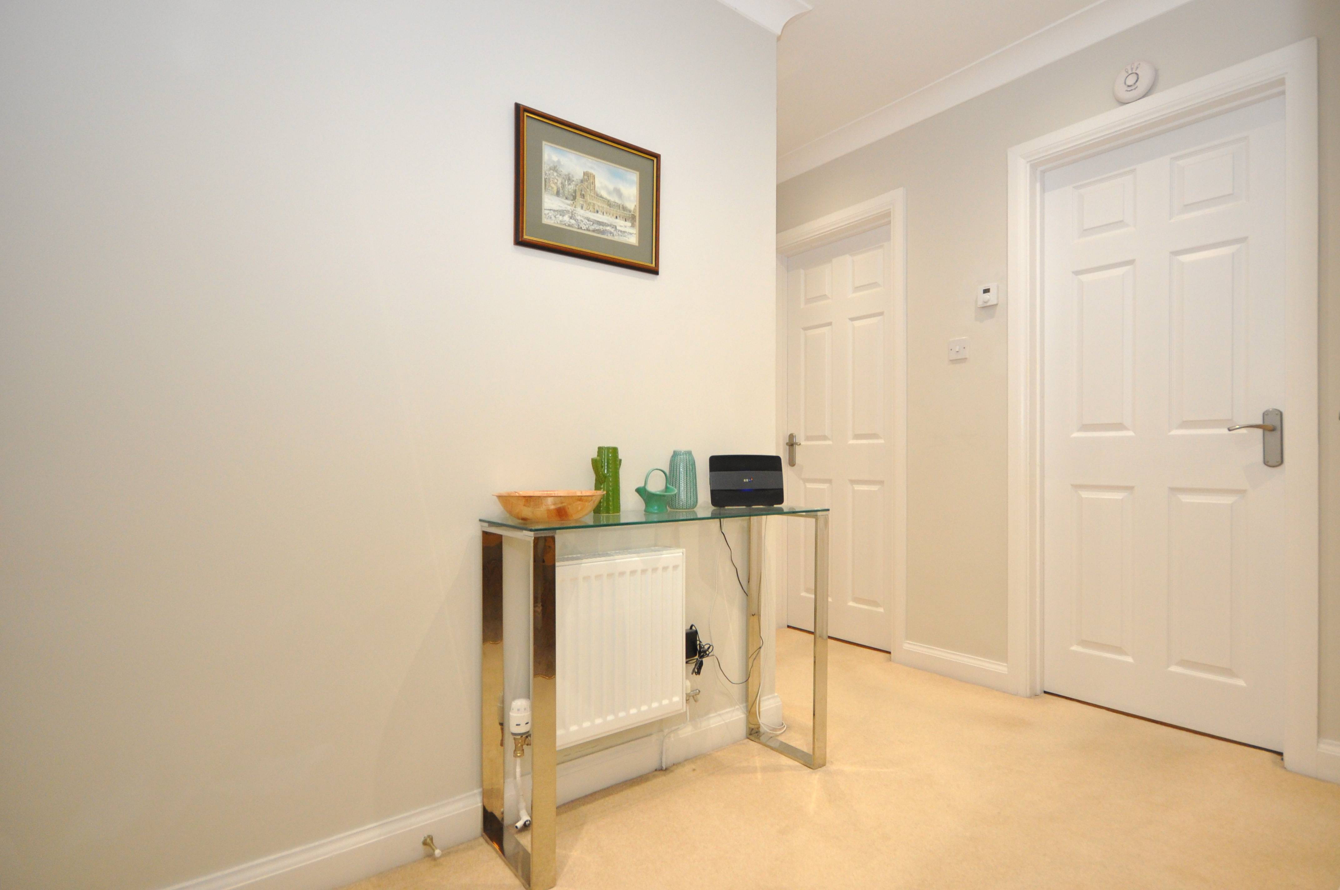 2 bedroom Apartment for rent in Cheltenham Errington Smith Home