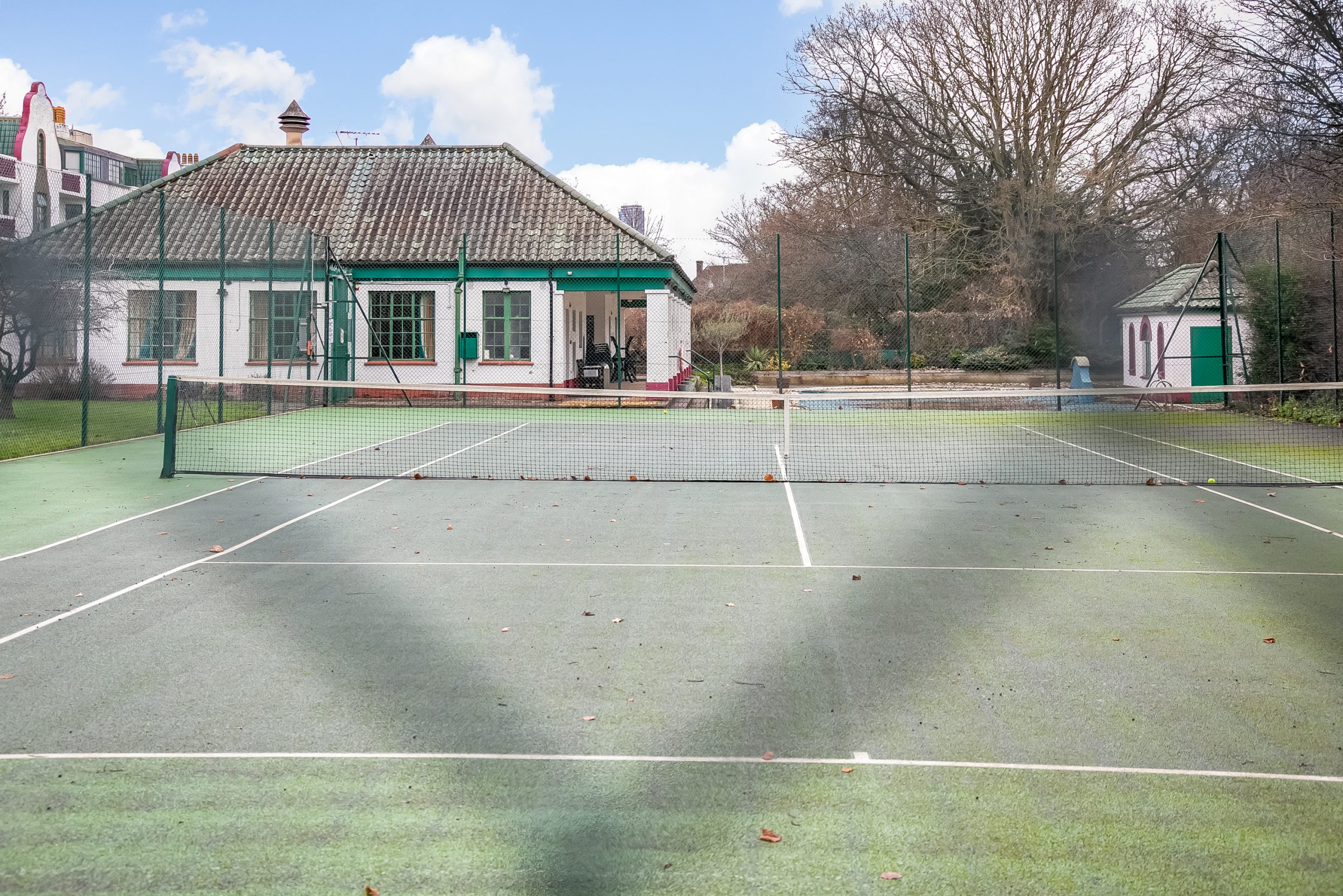 3 bedroom Terraced House for sale in Ivanhoe Road SE5 Fish need water