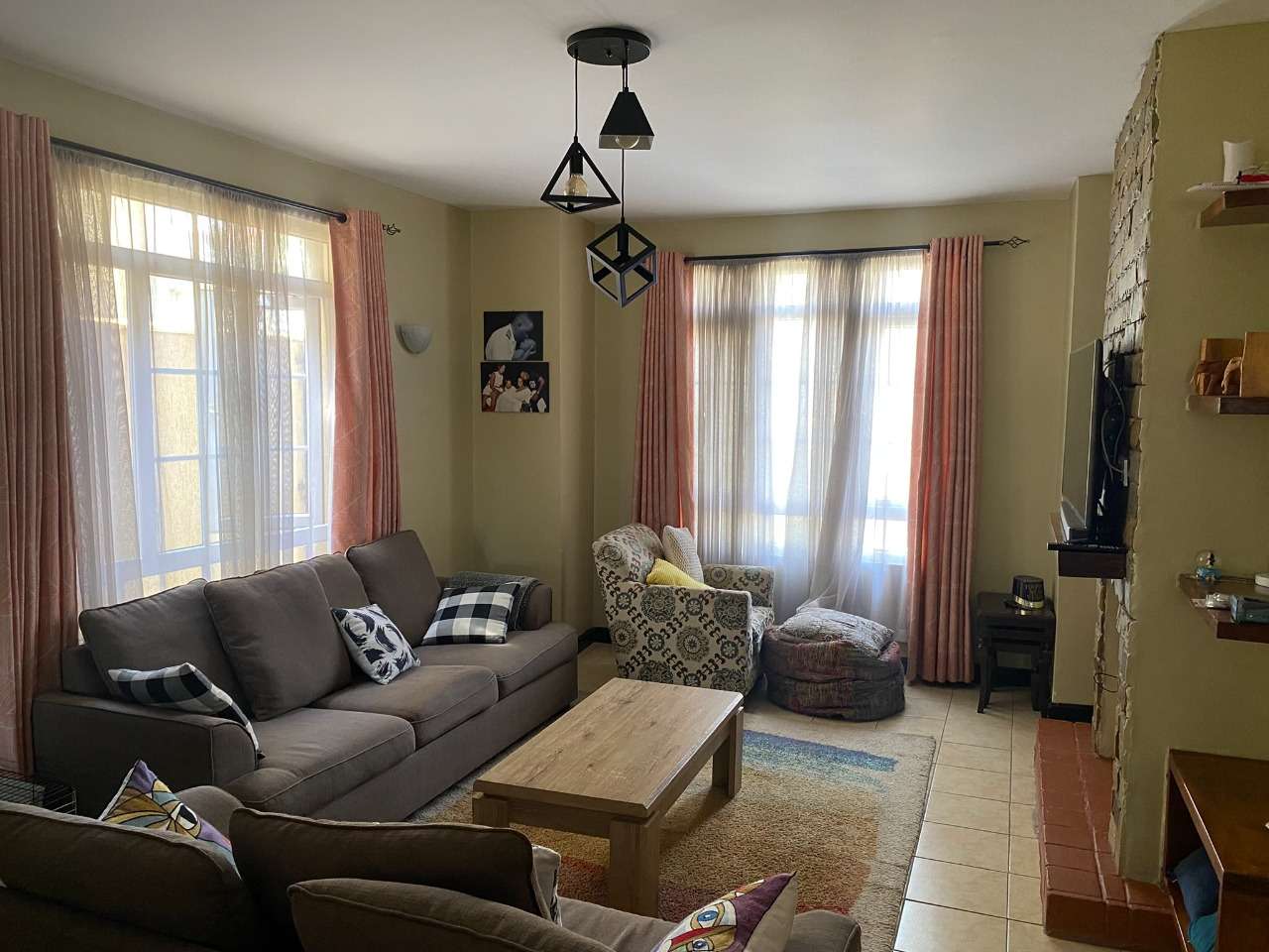 A modern 4 bedroom townhouse