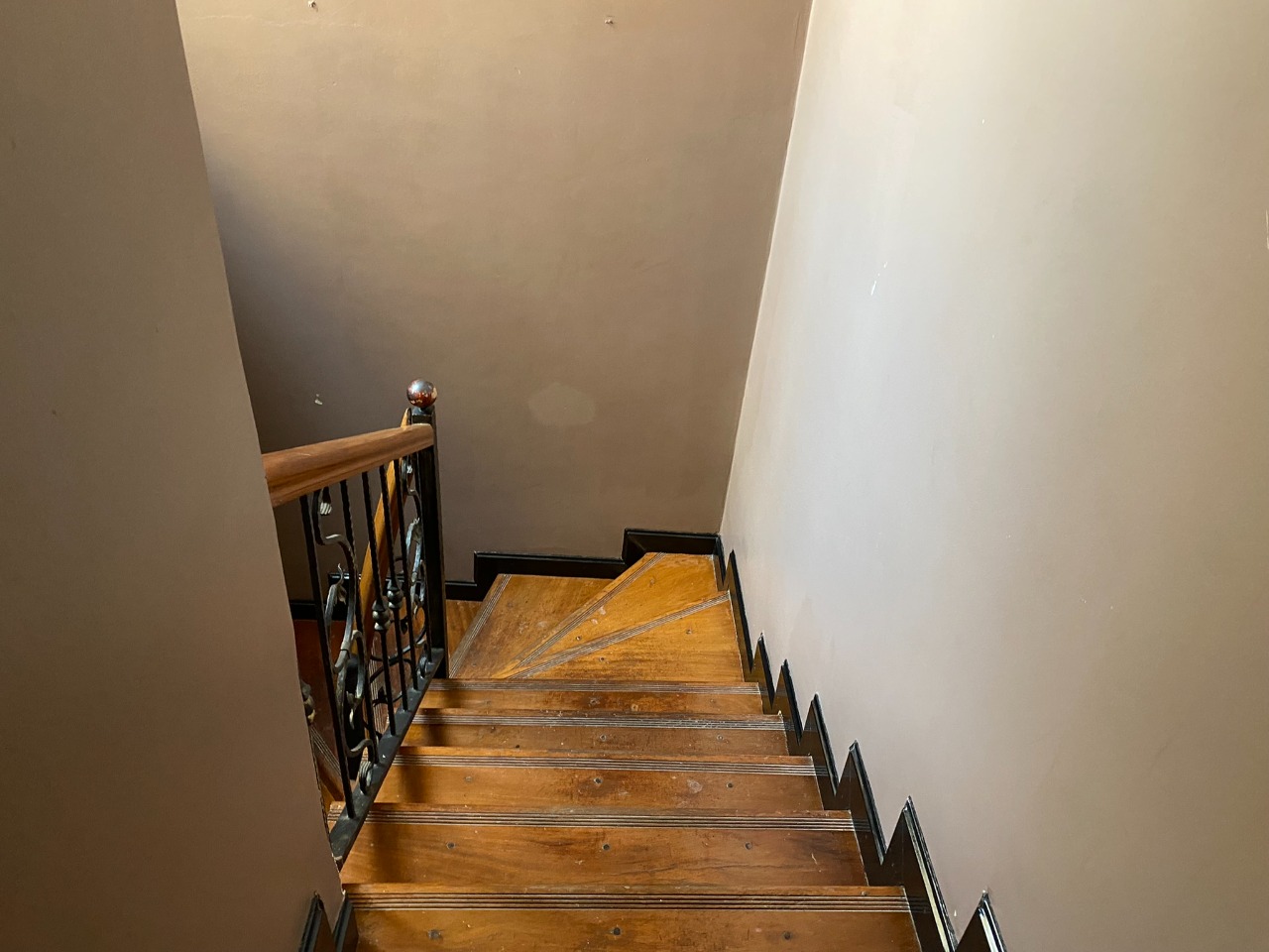 A modern 4 bedroom townhouse