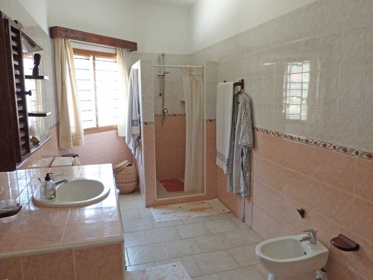 3 BEDROOM VILLA WITH POOL CLOSE TO WATAMU VILLAGE, FOR SALE