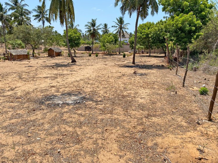 HALF ACRE UNDEVELOPED PLOT CLOSE TO TURTLE BAY FOR SALE