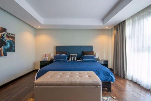 A unique and spacious FULLY FURNISHED APARTMENT in Riverside
