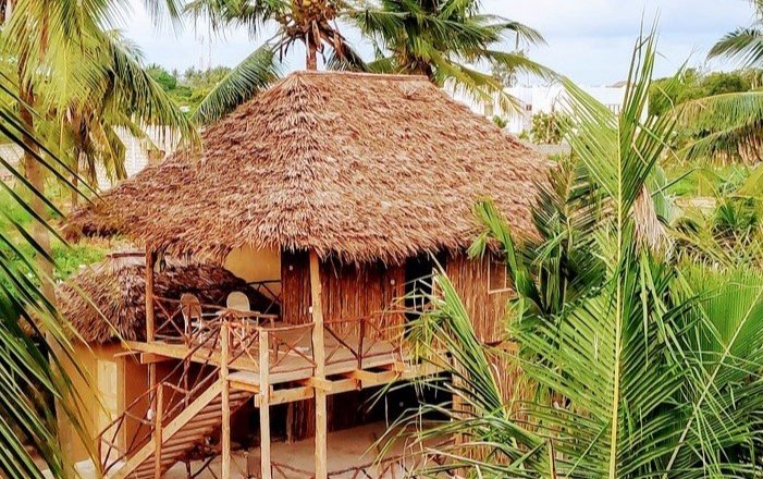 BEAUTIFUL 6 BEDROOM HOUSE WITH POOL IN NORTH WATAMU