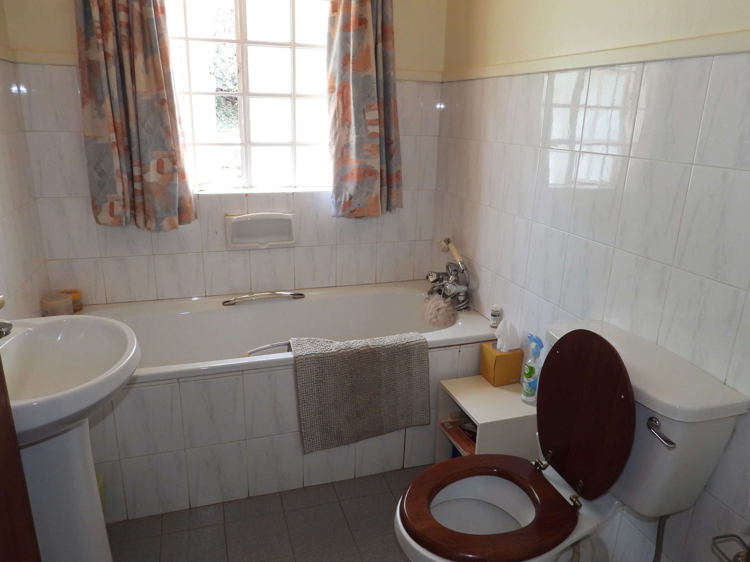 A beautifully maintained old style bungalow with very well manicured garden in Muthaiga North