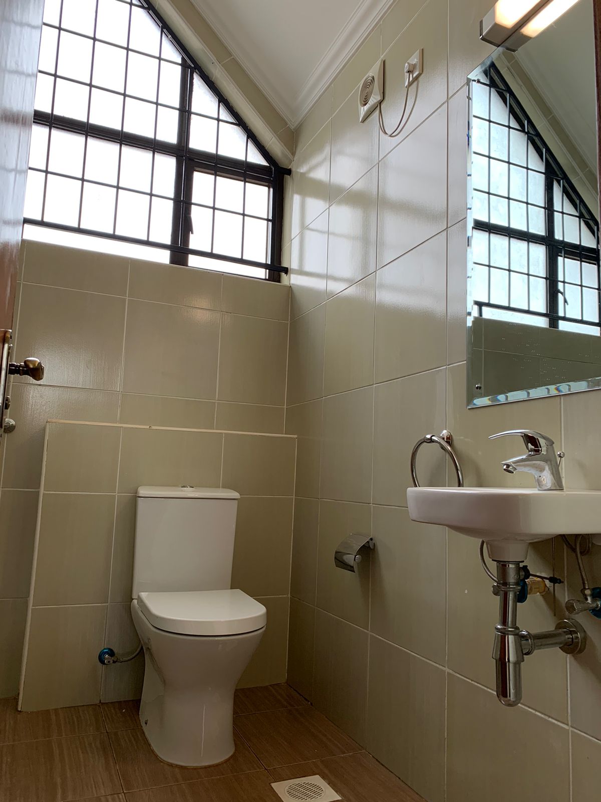 A contemporary multi levelled townhouse in this luxurious residential estate in Runda