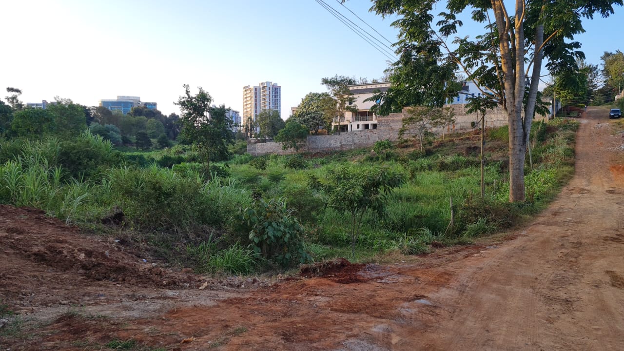 A 1 acre plot in Runda for sale