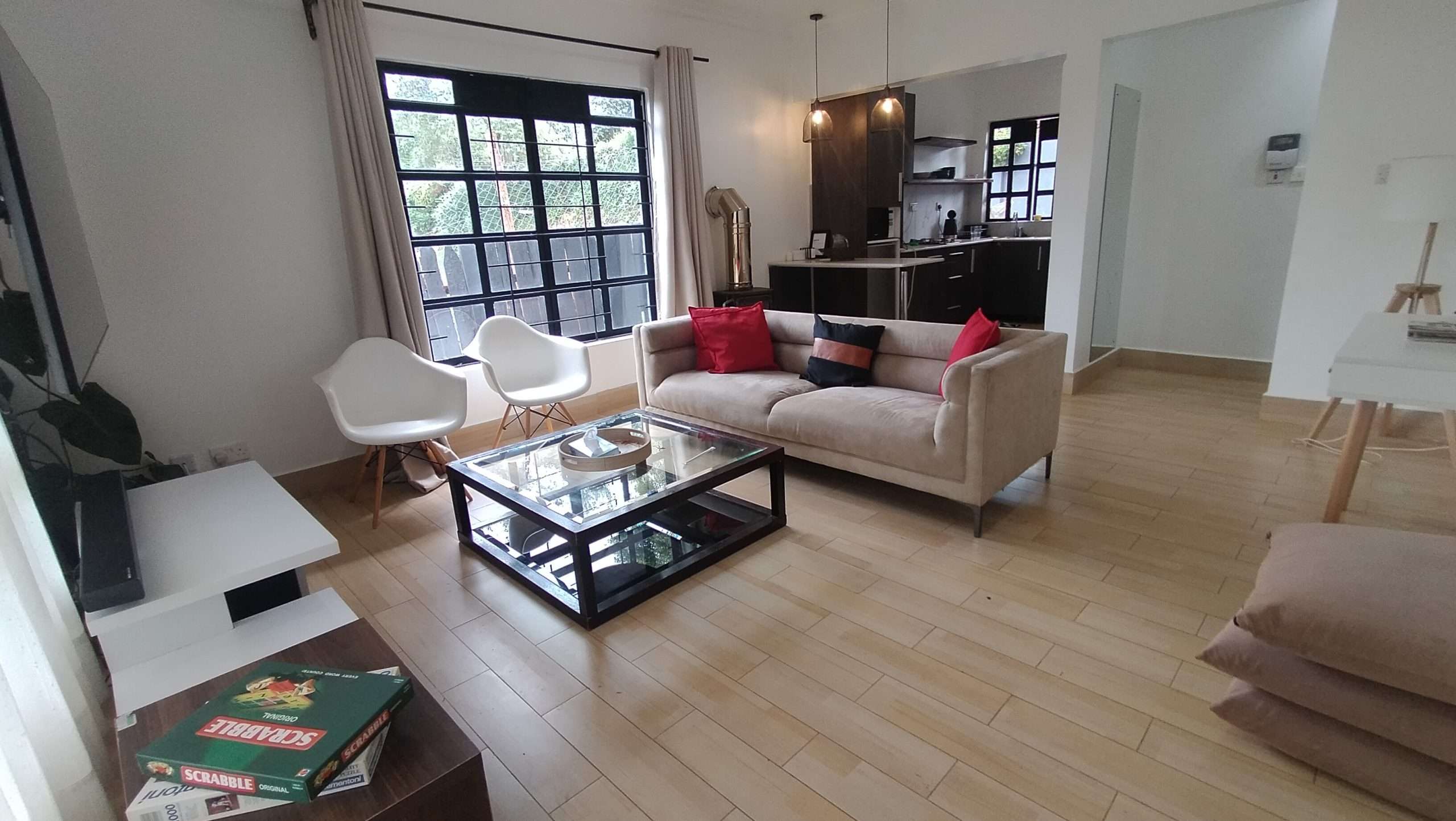 With its avant-garde design, tasteful finishes and a magnificently laid entertainment gardens. This house inspire well-being & sophistication. 