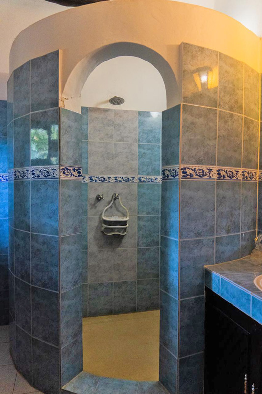 4 BEDROOM VILLA WITH 2 BEDROOM COTTAGE IN NORTH WATAMU