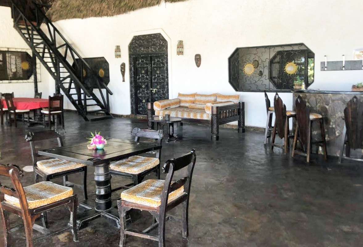 4 BEDROOM VILLA WITH 2 BEDROOM COTTAGE IN NORTH WATAMU
