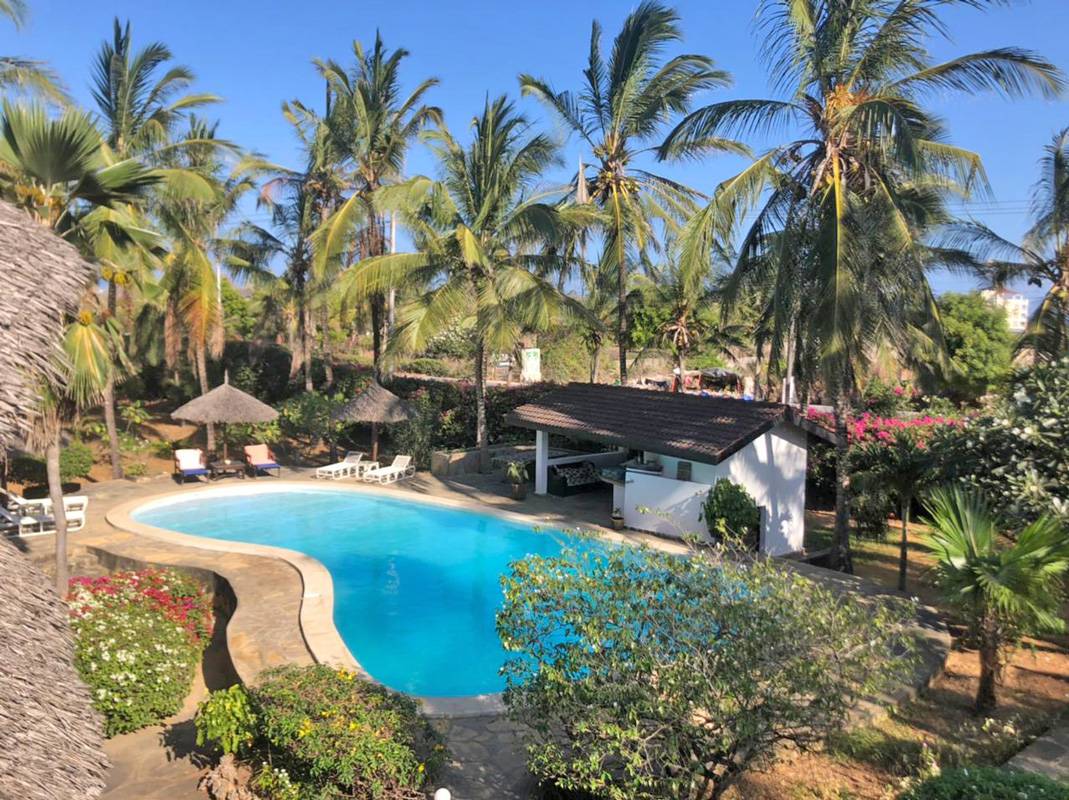 4 BEDROOM VILLA WITH 2 BEDROOM COTTAGE IN NORTH WATAMU