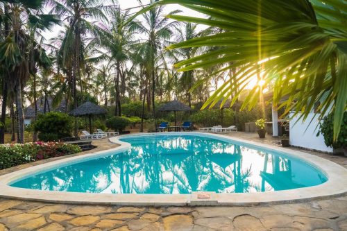 4 BEDROOM VILLA WITH 2 BEDROOM COTTAGE IN NORTH WATAMU