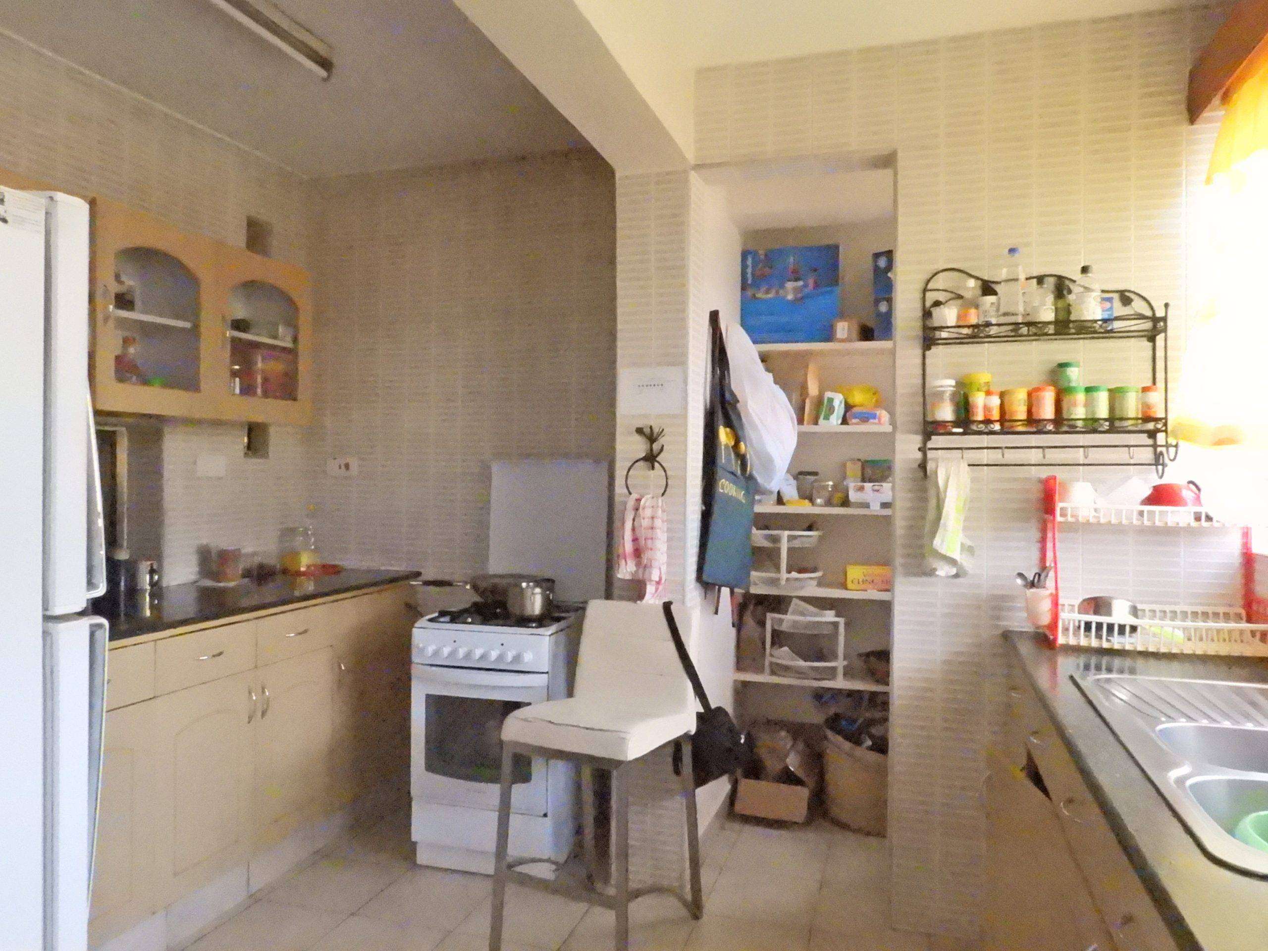 A cozy 3 bedroom APARTMENT, conveniently located close to the Junction Mall