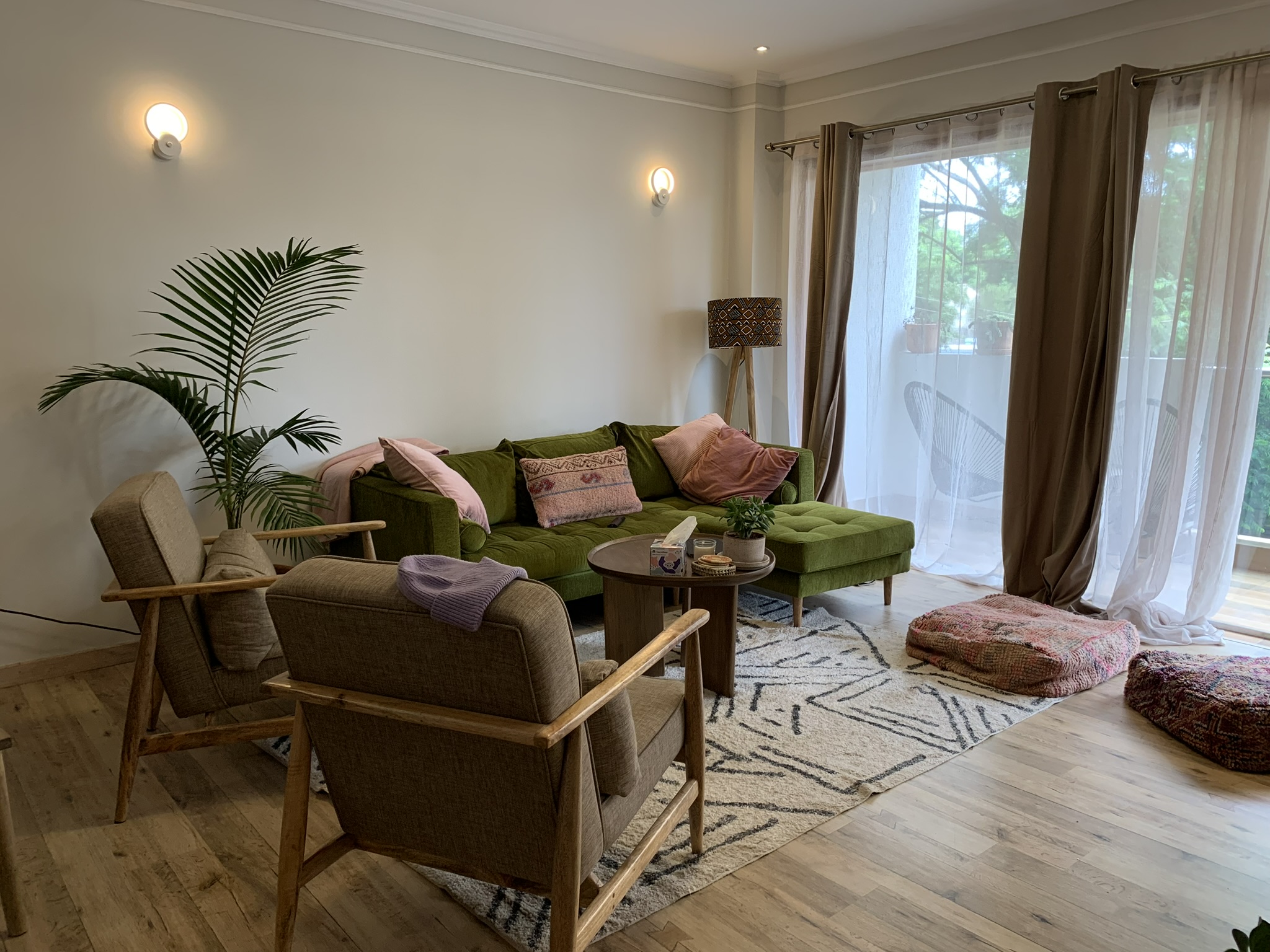A spacious 2-bedroom APARTMENT, conveniently located along Gatundu close, Kileleshwa, in a secure compound.