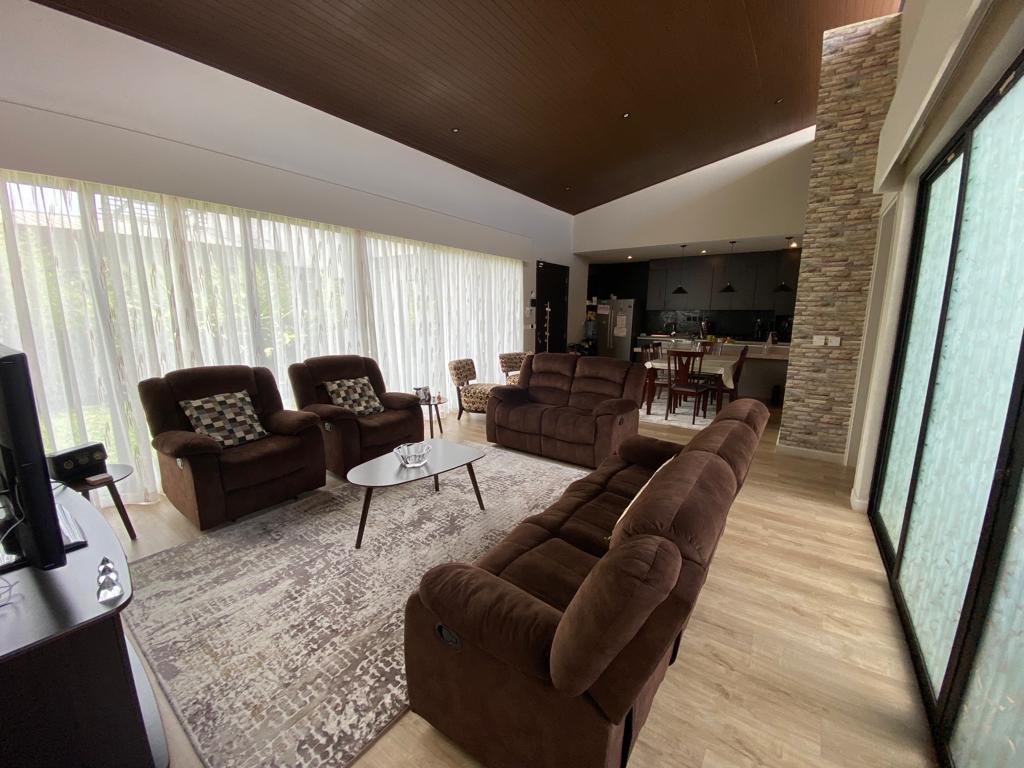 A Spacious Single storey residence in Gated compound