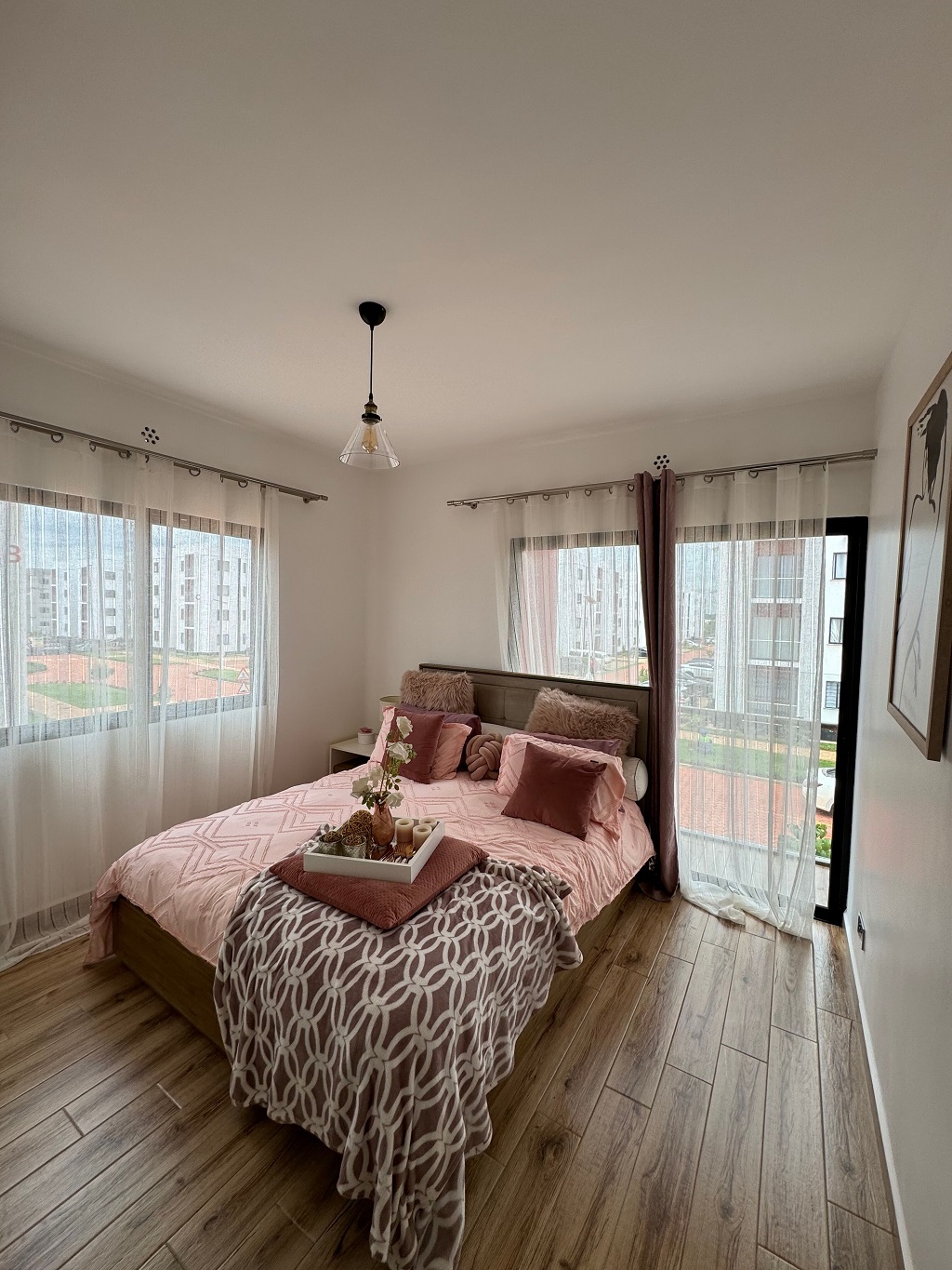 Modern three bedroom apartment in Tatu City