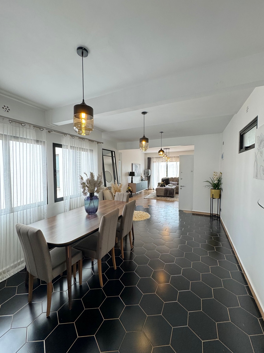 Modern three bedroom apartment in Tatu City