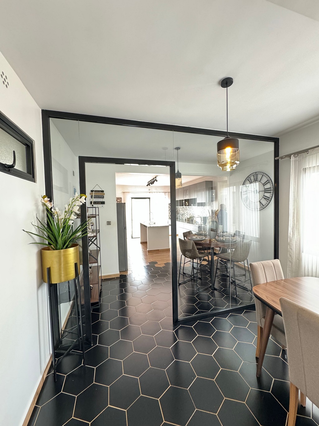 Modern three bedroom apartment in Tatu City