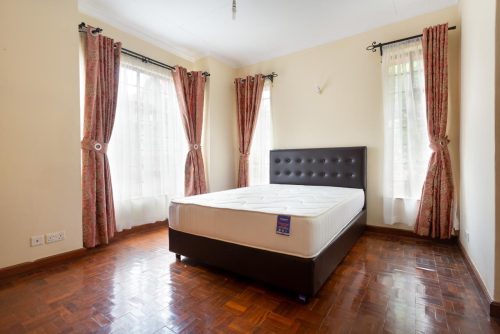 A 3 bedrooms + Study DUPLEX PENTHOUSE Apartment in Brookside