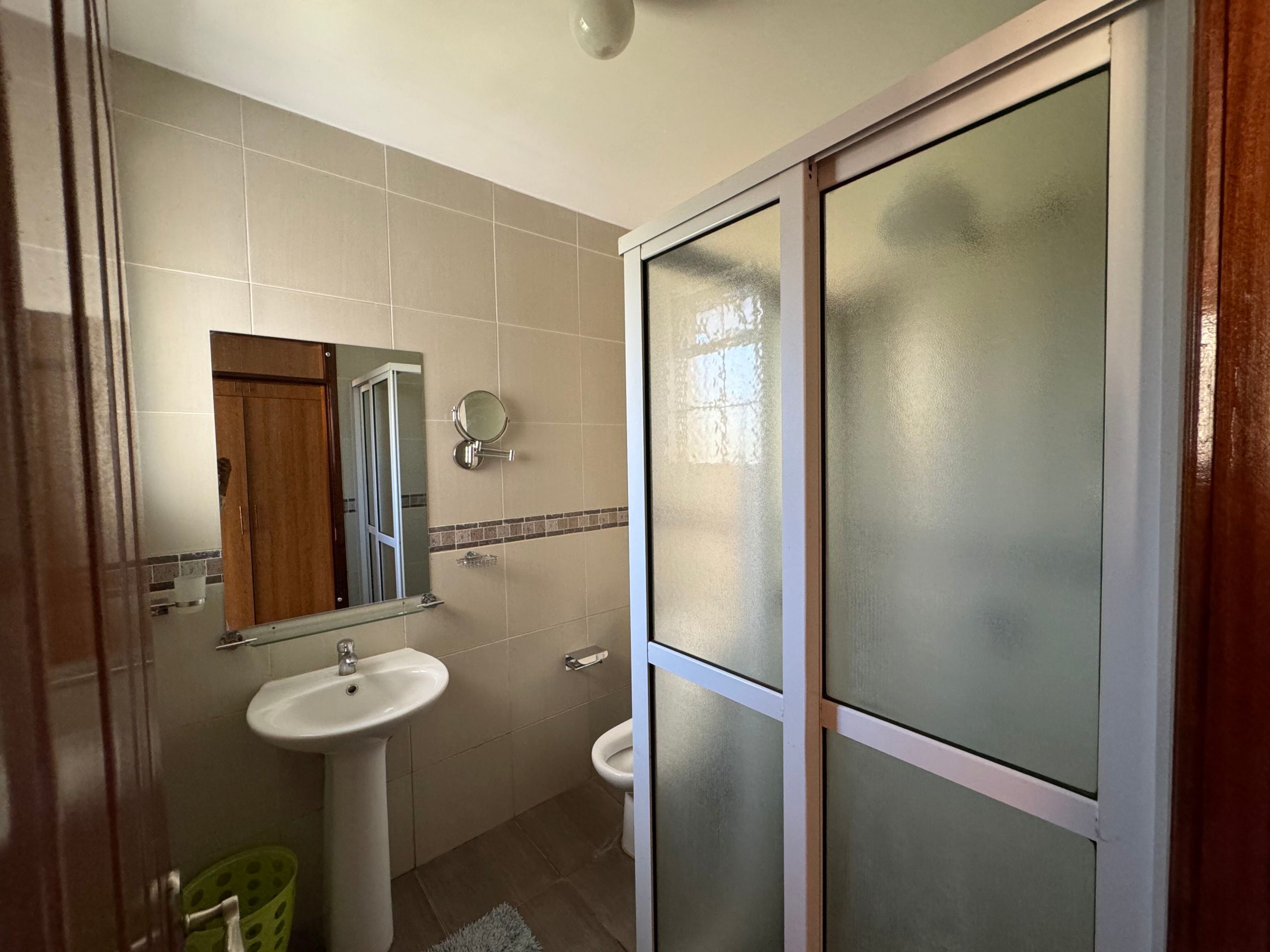 Furnished duplex in Riverside