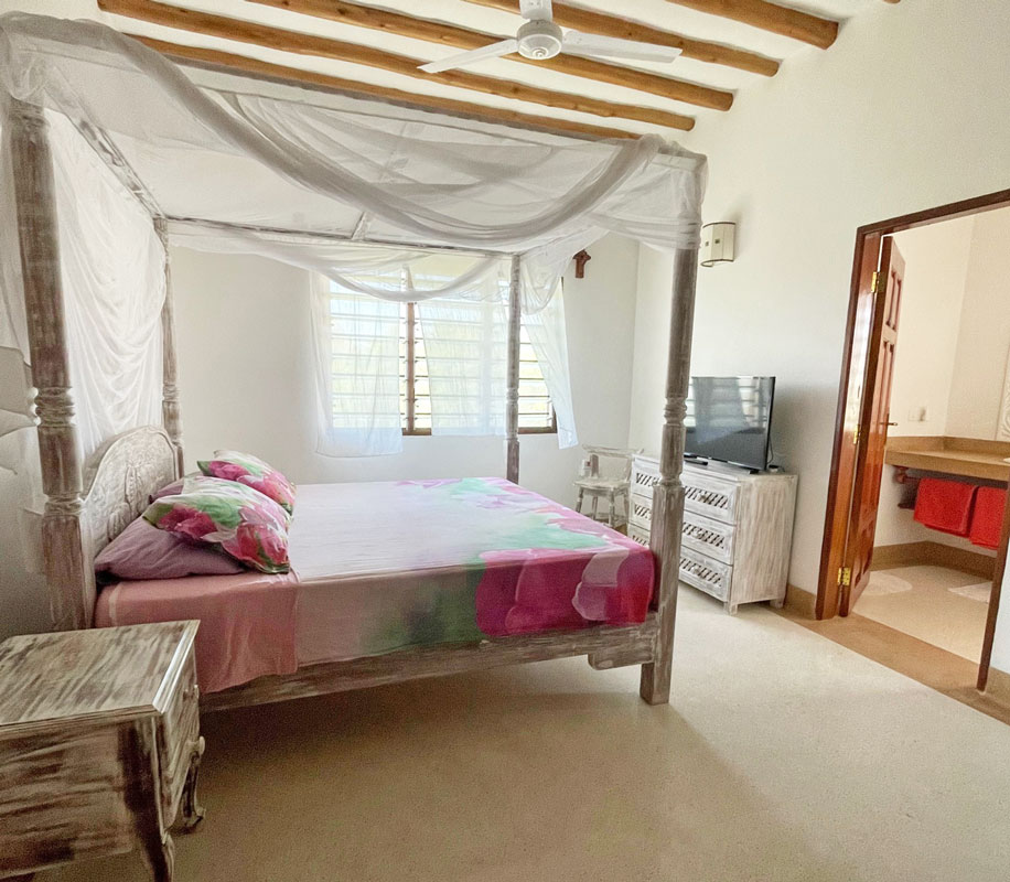 BEAUTIFUL ONE BEDROOM TOP FLOOR APARTMENT FOR SALE