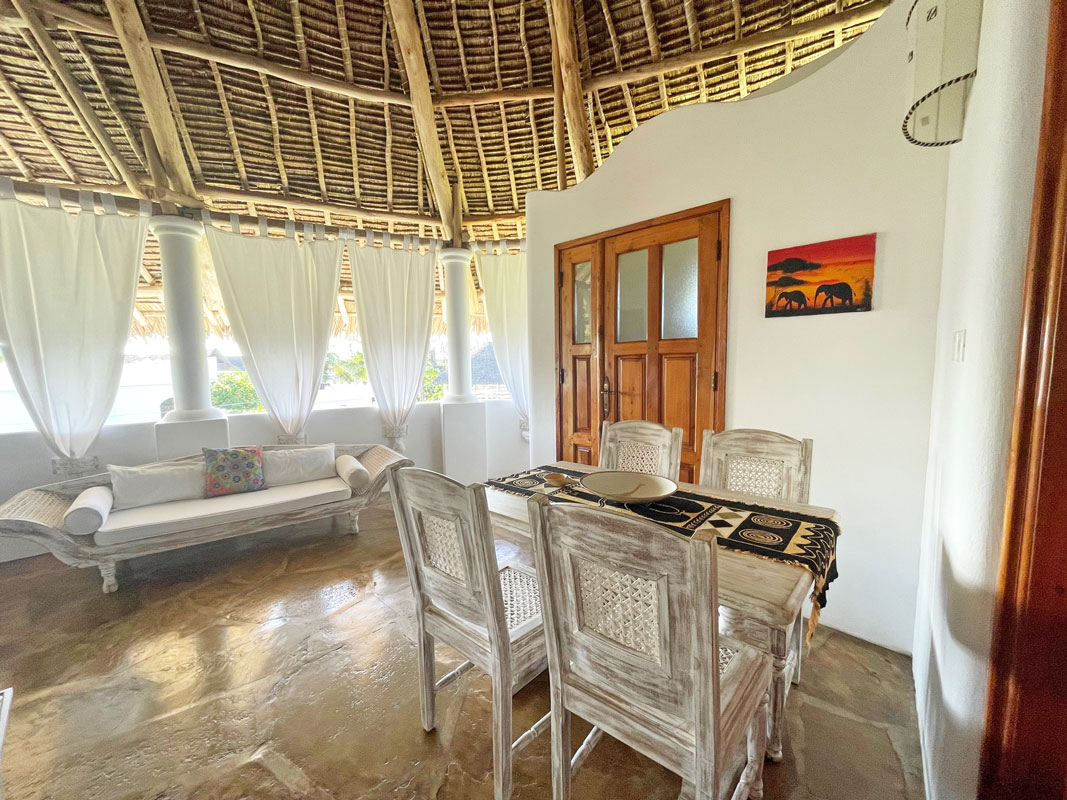 BEAUTIFUL ONE BEDROOM TOP FLOOR APARTMENT FOR SALE