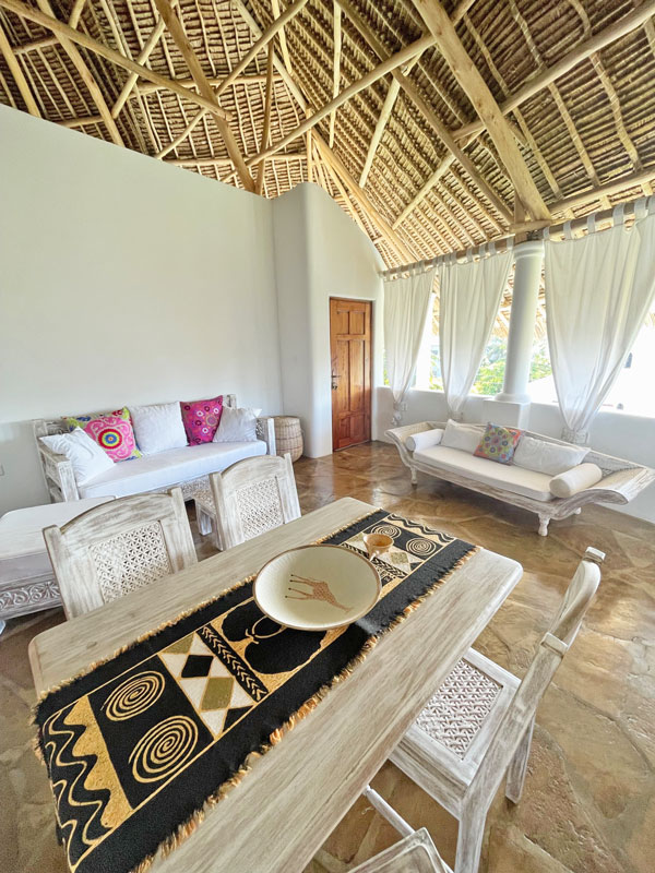 BEAUTIFUL ONE BEDROOM TOP FLOOR APARTMENT FOR SALE