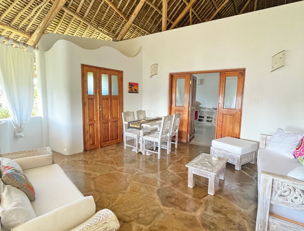 BEAUTIFUL ONE BEDROOM TOP FLOOR APARTMENT FOR SALE