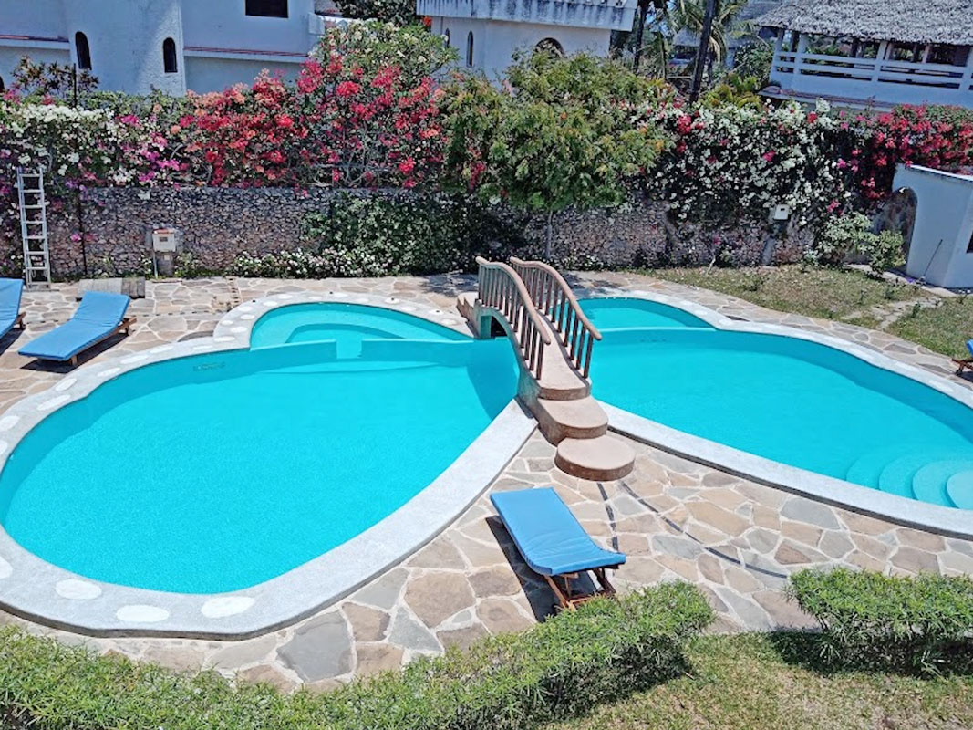 BEAUTIFUL ONE BEDROOM TOP FLOOR APARTMENT FOR SALE