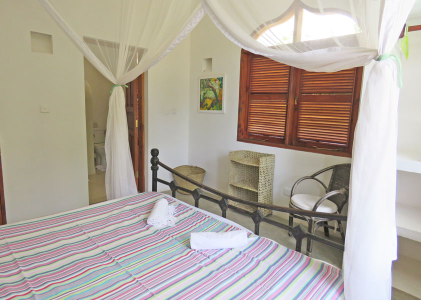 6 BEDROOM HOUSE WITH POOL AND PRIVATE BEACH ACCESS