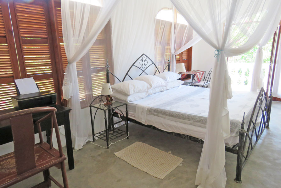 6 BEDROOM HOUSE WITH POOL AND PRIVATE BEACH ACCESS