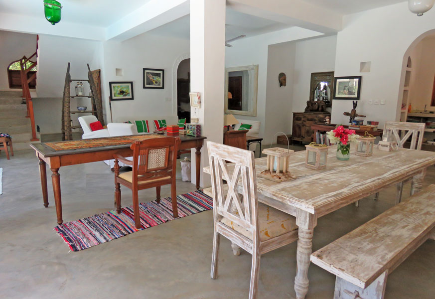 6 BEDROOM HOUSE WITH POOL AND PRIVATE BEACH ACCESS